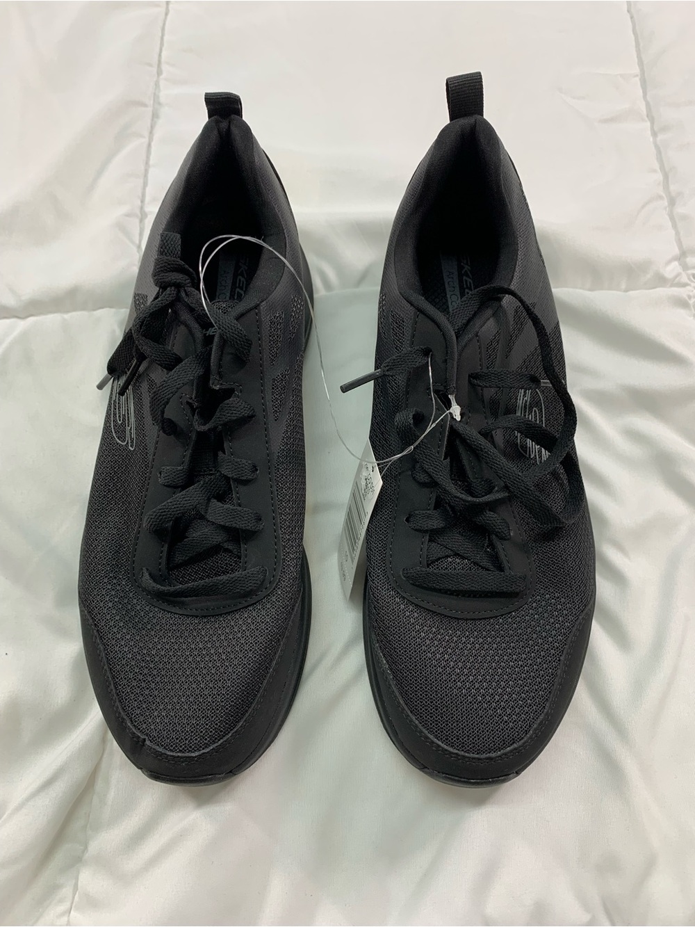 New Skechers sneakers shoes size 10